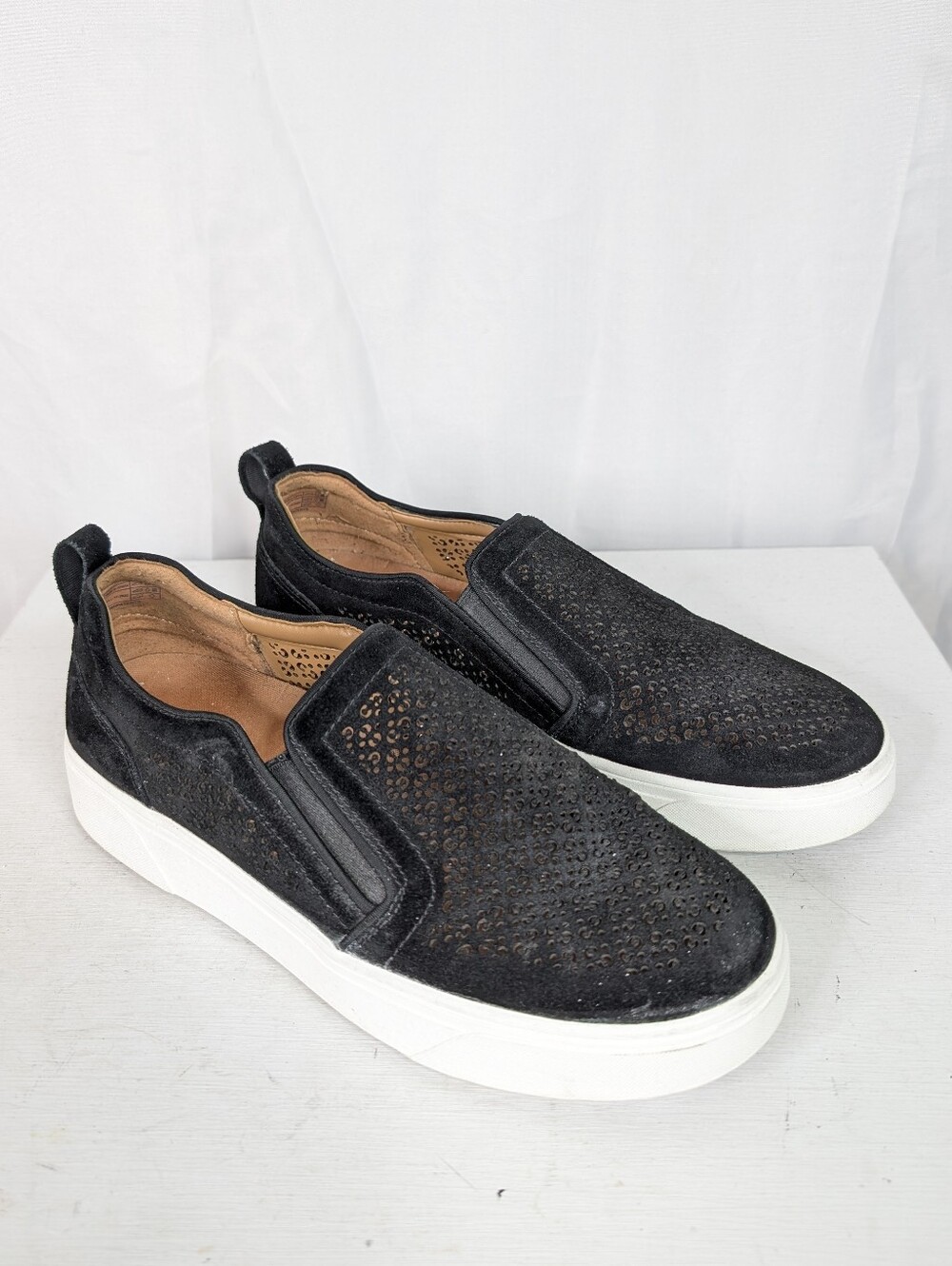 Vionic Kimmie Perforated Black Leather Slide Sneakers - Size 9.5